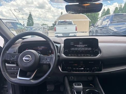 Used 2022 Nissan Rogue Platinum w/ Head-Up Display Package FWD image 11
