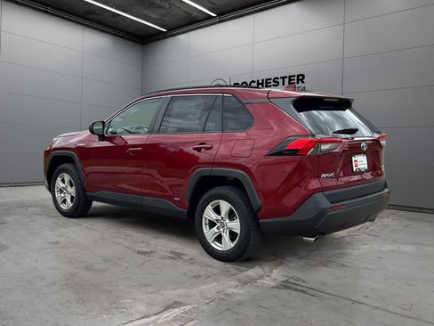 Used 2019 Toyota RAV4 LE w/ Carpet Mat Package AWD/4WD image 3