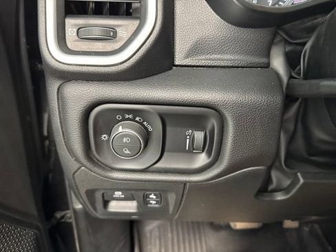 Used 2023 RAM 1500 Big Horn AWD/4WD image 38