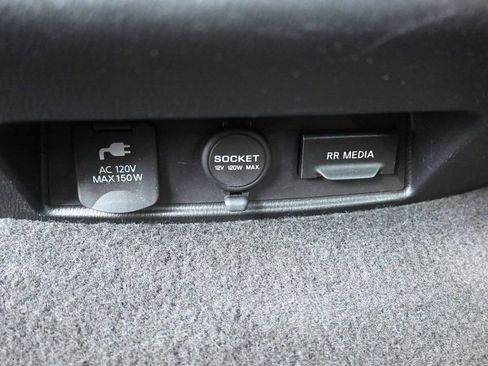 Used 2020 Nissan Armada Platinum w/ Captain's Chairs Package AWD/4WD image 17