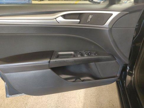 Used 2020 Ford Fusion SE image 16