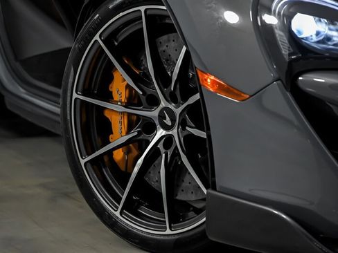 Used 2019 McLaren 600LT RWD image 4
