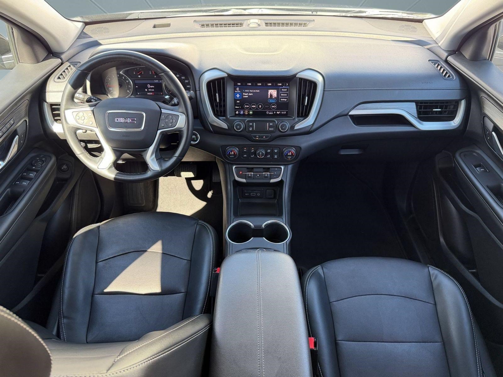 Used 2024 GMC Terrain SLT AWD/4WD image 16
