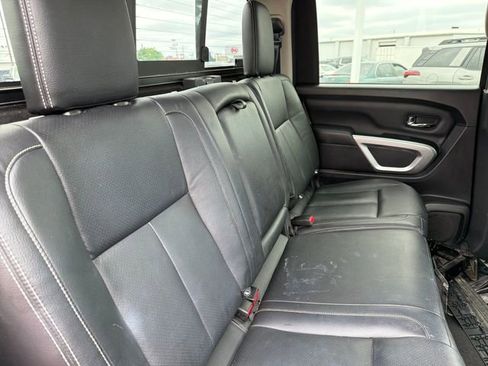 Used 2019 Nissan Titan SV w/ SV Convenience Package RWD image 23