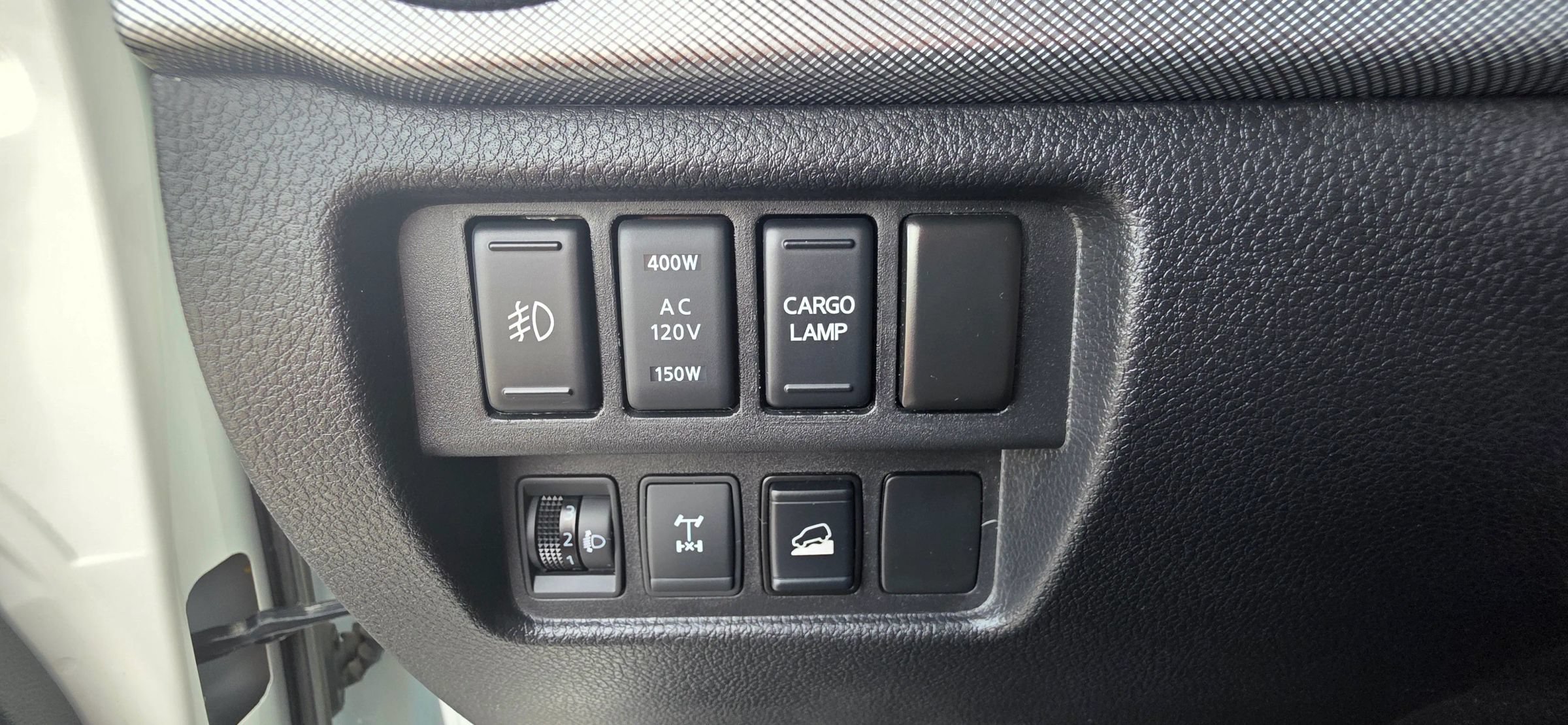 Used 2018 Nissan Titan PRO-4X w/ Pro-4x Utility Package AWD/4WD image 22