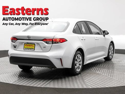 Used 2024 Toyota Corolla LE FWD image 5