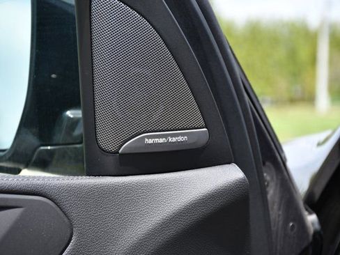 Used 2021 BMW X5 xDrive40i w/ Premium Package image 11