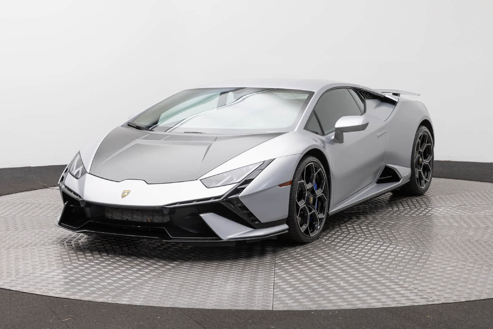 Used 2023 Lamborghini Huracan Tecnica RWD image 1