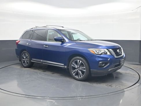 Used 2017 Nissan Pathfinder Platinum w/ Cargo Package image 1