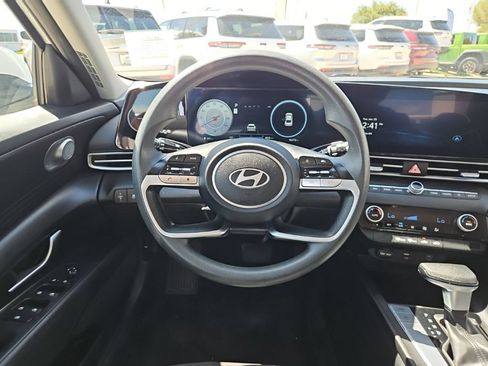 Used 2024 Hyundai Elantra SEL FWD image 28