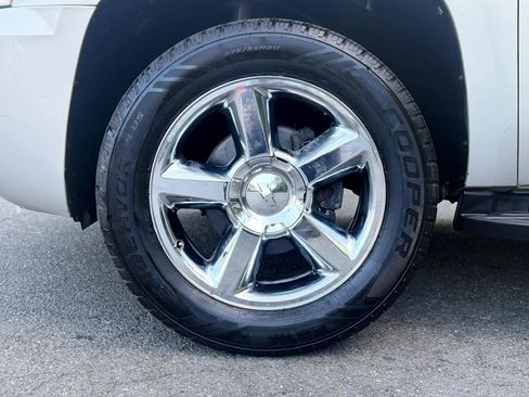 Used 2011 Chevrolet Tahoe LTZ AWD/4WD image 30