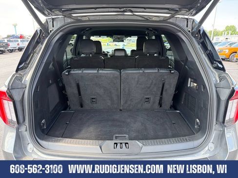 Used 2025 Ford Explorer ST-Line w/ ST-Line Street Pack AWD/4WD image 22