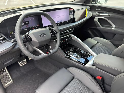 New 2026 Audi SQ5 Premium Plus AWD/4WD image 9