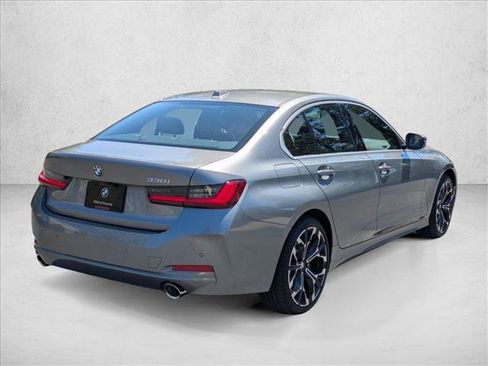 Used 2025 BMW 330i Sedan w/ Convenience Package RWD image 2