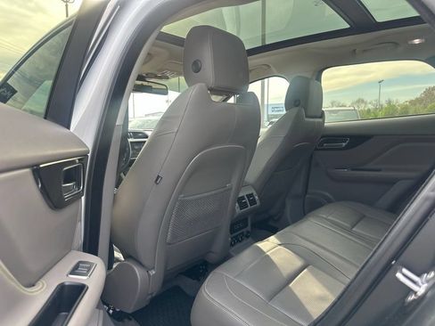 Used 2018 Jaguar F-PACE R-Sport AWD/4WD image 11