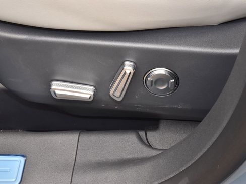 New 2026 Lincoln Nautilus Premier image 60