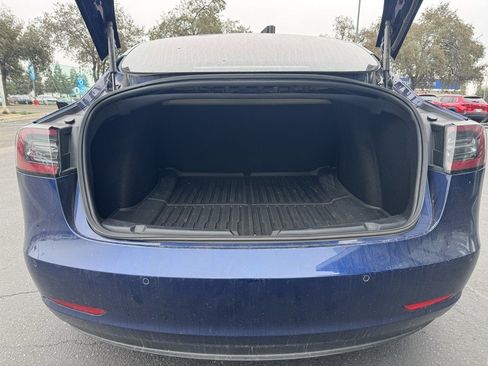 Used 2018 Tesla Model 3 Long Range image 9