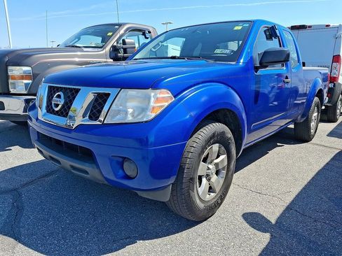 Used 2012 Nissan Frontier SV image 3