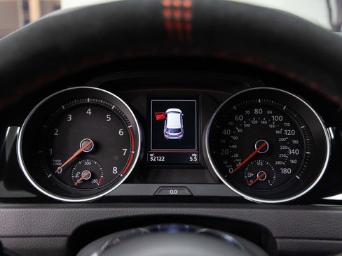 Used 2018 Volkswagen GTI 4-Door FWD image 17