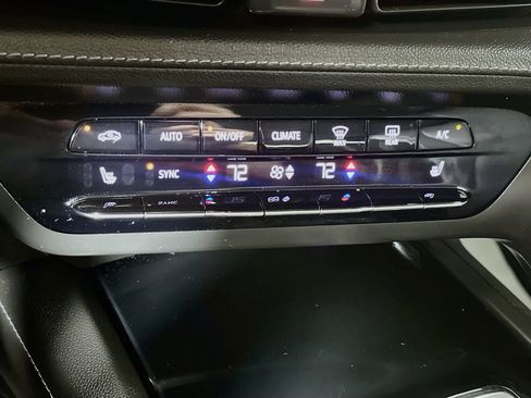 Used 2023 Buick Envision Essence AWD/4WD image 15