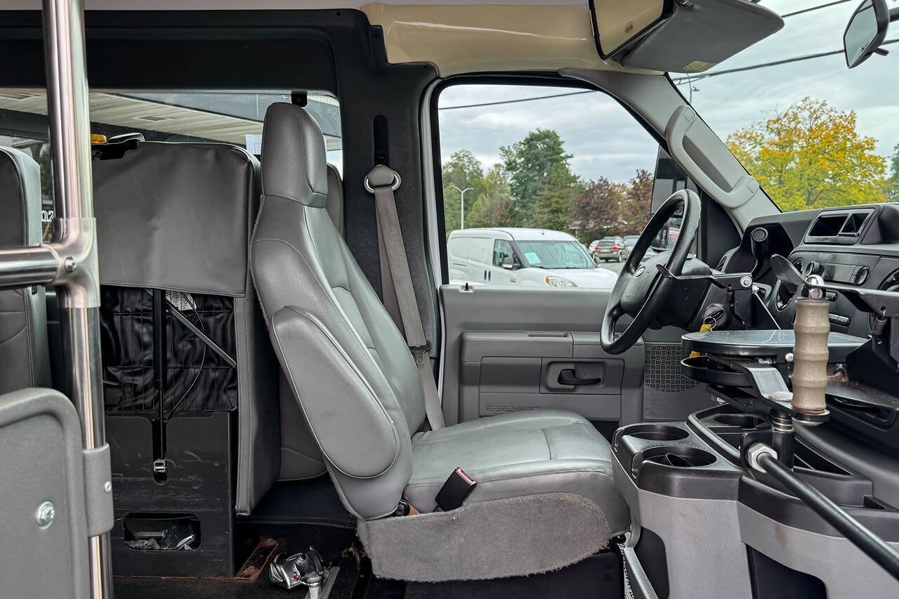 Used 2014 Ford E-350 and Econoline 350 Extended Super Duty w/ Power Group RWD image 33