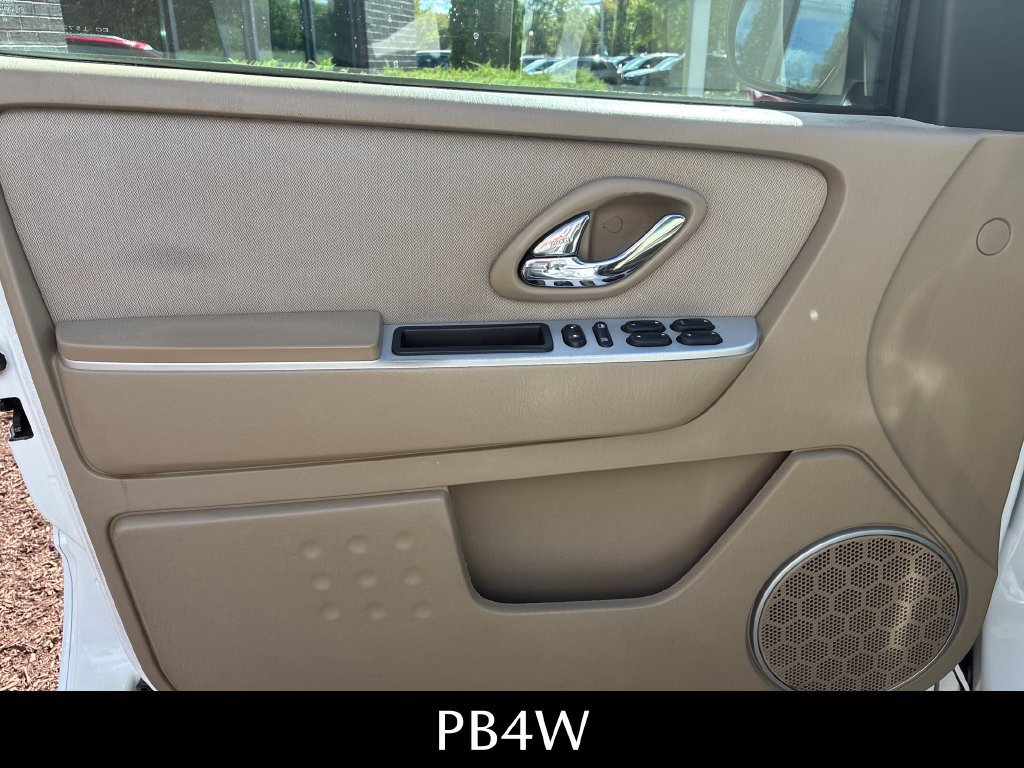 Used 2005 Mercury Mariner Premier FWD image 22