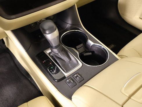 Used 2019 Toyota Highlander XLE image 8