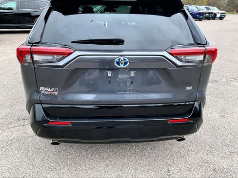 Used 2023 Toyota RAV4 SE w/ Weather & Moonroof Package image 7