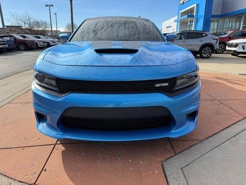 Used 2018 Dodge Charger R/T image 2
