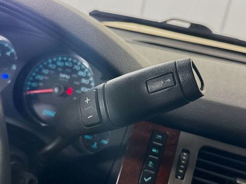 Used 2010 GMC Yukon SLE w/ Convenience Package image 17