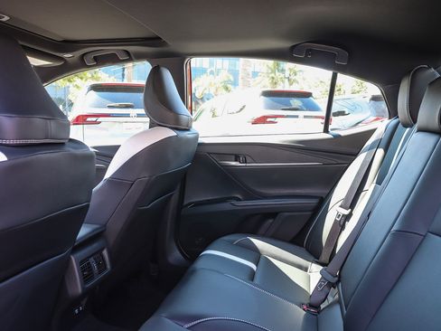 Used 2026 Toyota Camry Hybrid w/ Multimedia Upgrade Package image 22