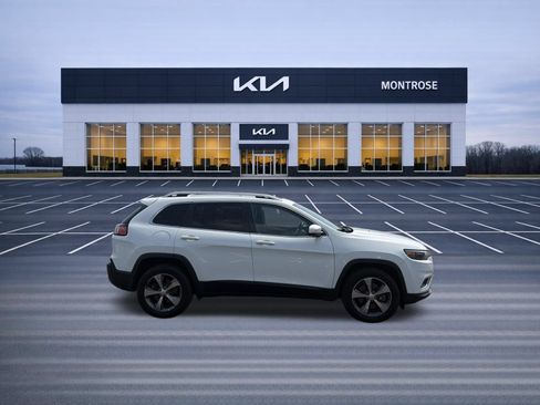 Used 2019 Jeep Cherokee Limited AWD/4WD image 4