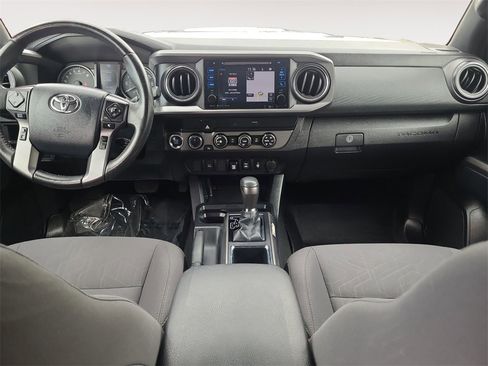 Used 2019 Toyota Tacoma TRD Sport image 10