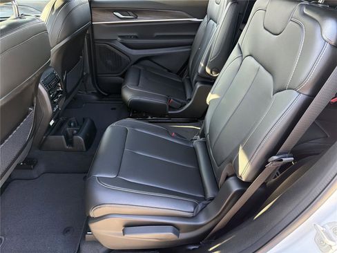 New 2025 Jeep Grand Cherokee L Limited w/ Black Appearance Package image 21