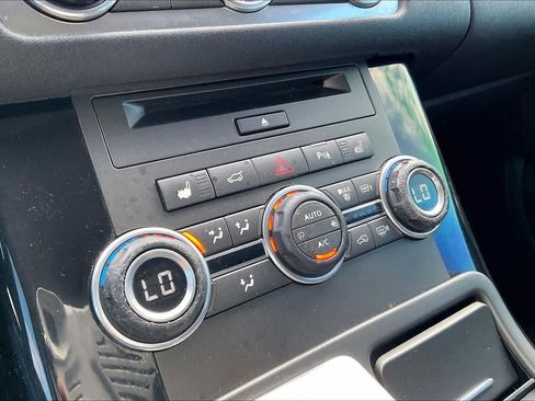 Used 2013 Land Rover Range Rover Sport HSE LUX image 34