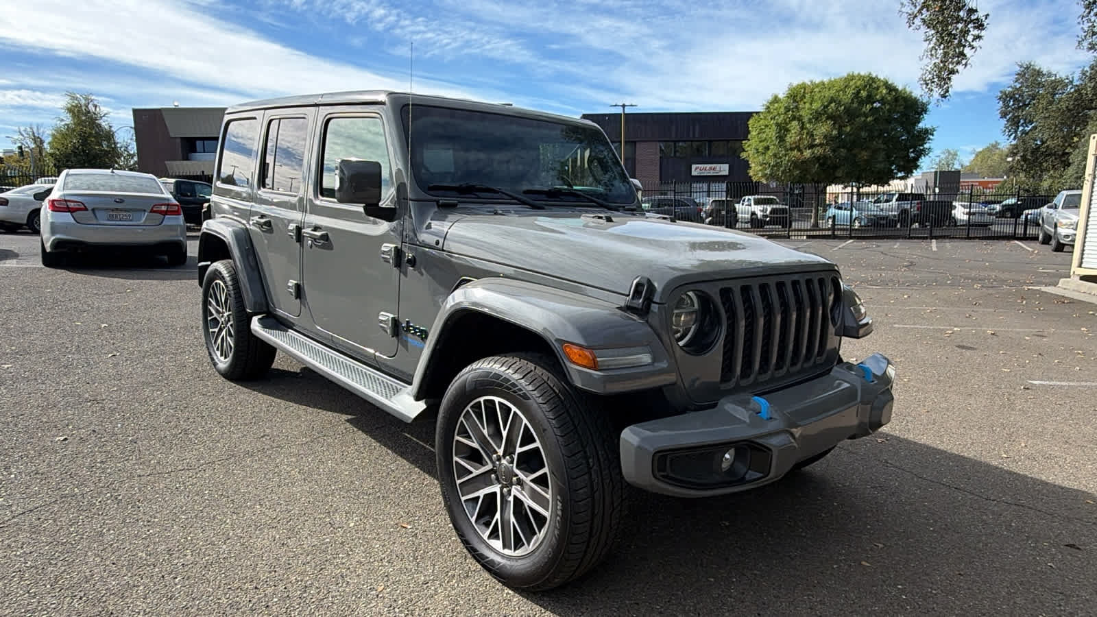 Used 2022 Jeep Wrangler Unlimited Sahara AWD/4WD image 3