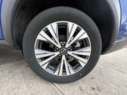 Used 2023 Nissan Rogue SV image 36