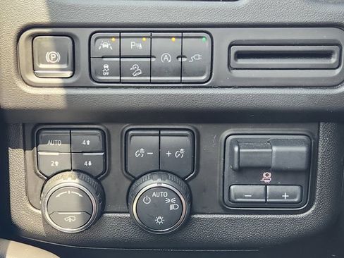 Used 2021 Chevrolet Tahoe Z71 w/ Z71 Off-Road Package image 25