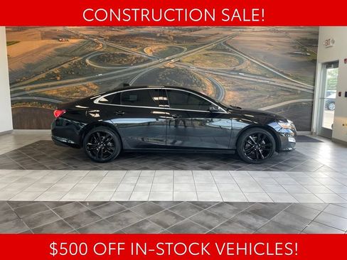 Used 2020 Chevrolet Malibu LT w/ Midnight Edition FWD image 4