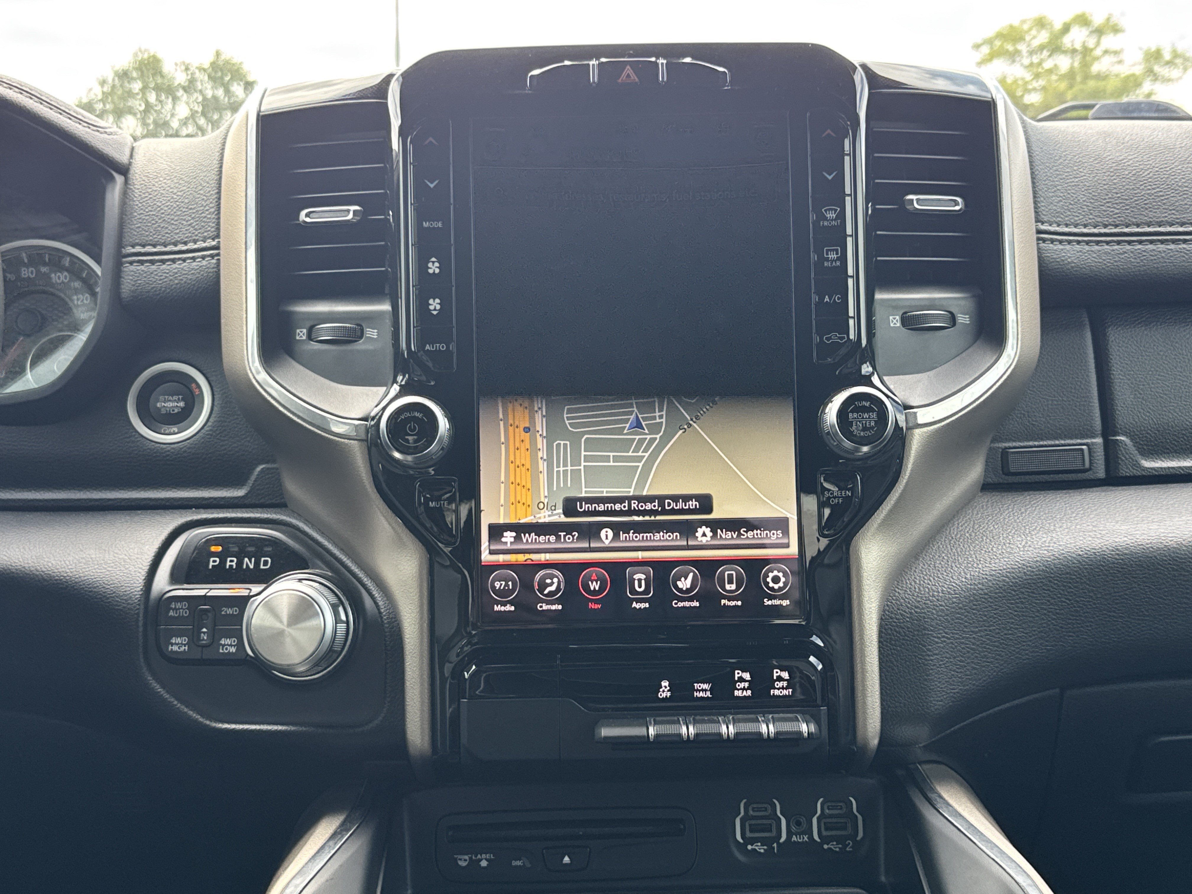 Used 2019 RAM 1500 Laramie AWD/4WD image 31