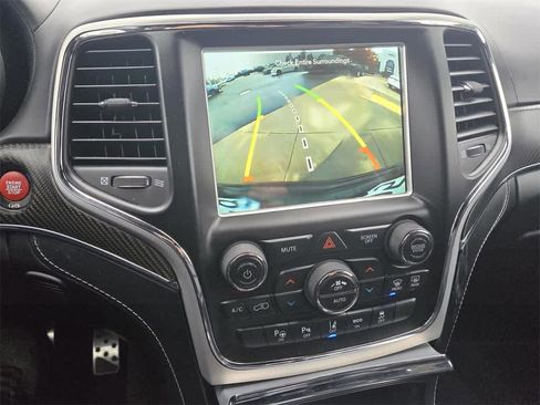 Used 2018 Jeep Grand Cherokee SRT image 19