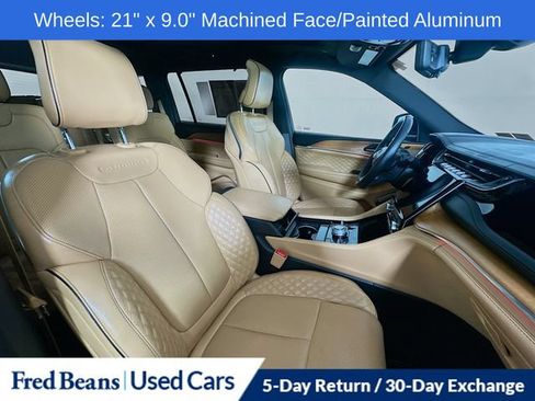Used 2024 Jeep Grand Cherokee L Summit AWD/4WD image 38