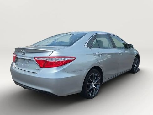 Used 2015 Toyota Camry XSE FWD image 7
