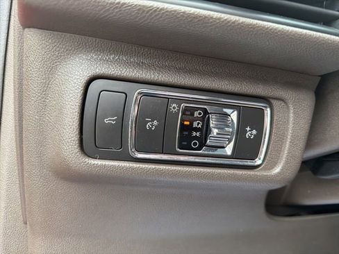 Used 2021 Lincoln Corsair Standard w/ Equipment Group 101A image 35