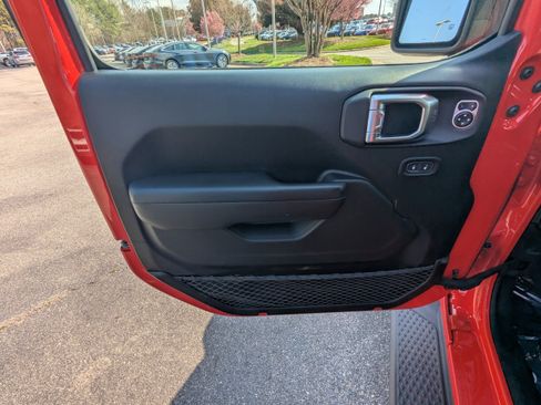 Used 2020 Jeep Gladiator Sport w/ Quick Order Package 24S image 15