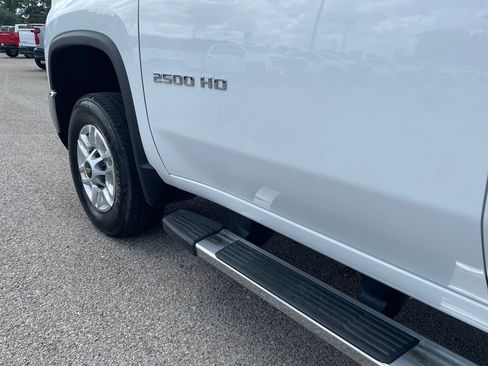 Used 2025 Chevrolet Silverado 2500 LT w/ Convenience Package AWD/4WD image 14