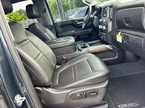 Used 2019 GMC Sierra 1500 Denali w/ Denali Ultimate Package AWD/4WD image 9