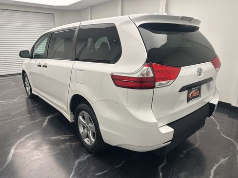Used 2019 Toyota Sienna L image 6