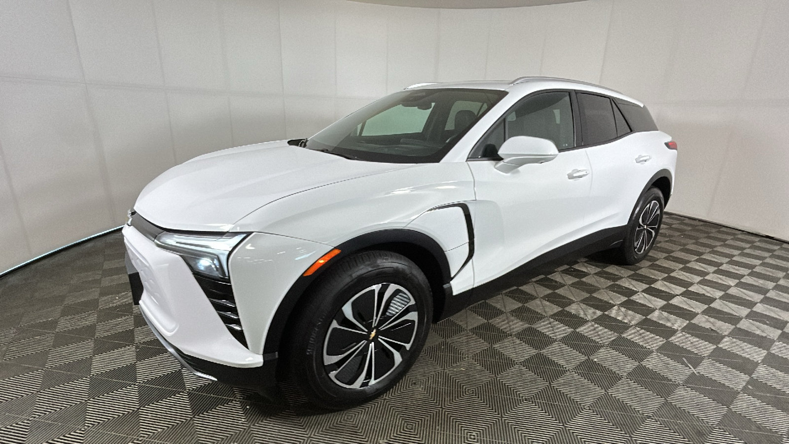 Used 2024 Chevrolet Blazer EV LT AWD/4WD image 8