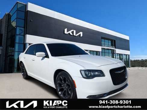 Used 2020 Chrysler 300 S image 1